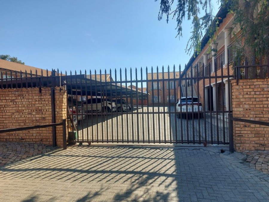 2 Bedroom Property for Sale in Rustenburg Central North West